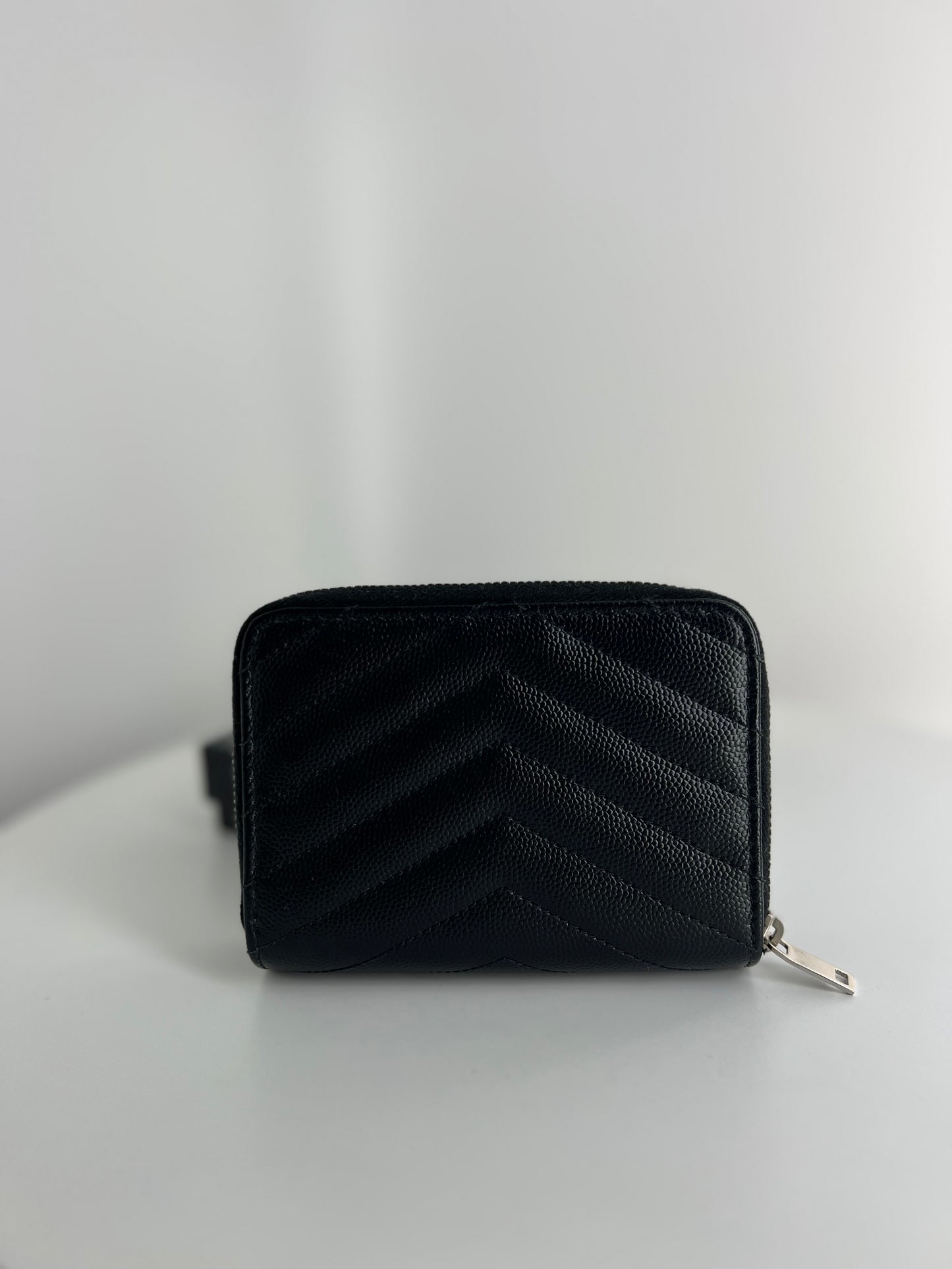 Portefeuille Saint Laurent Cassandre matelassé compact