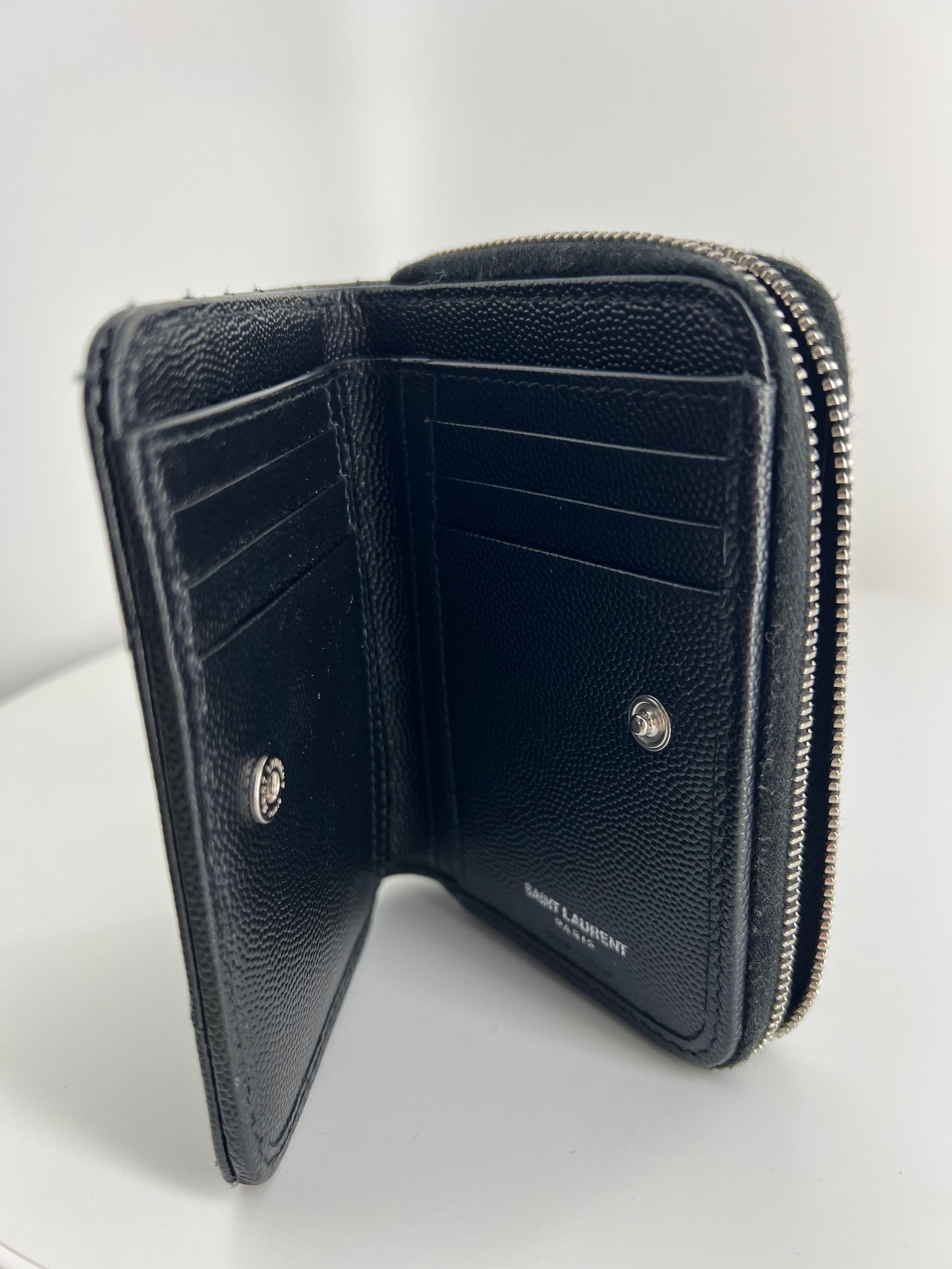 Portefeuille Saint Laurent Cassandre matelassé compact